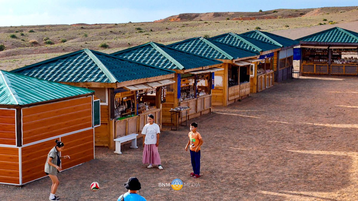 Souvenir Shop 8